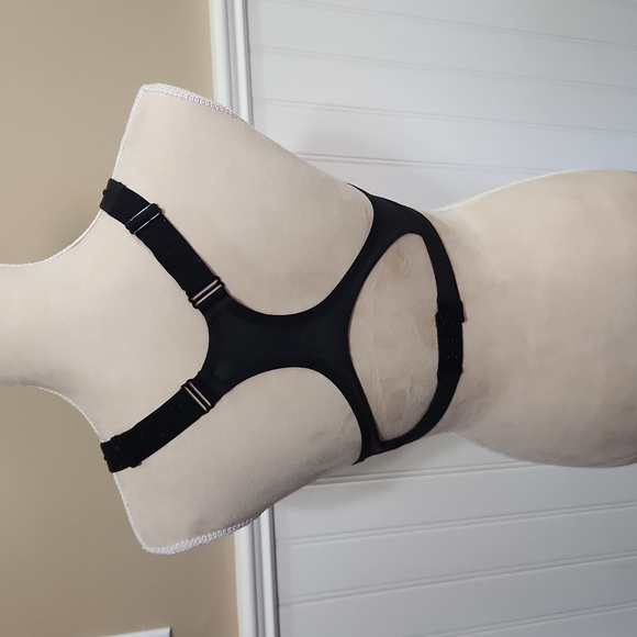 💥 Reebok bra - Picture 3 of 5